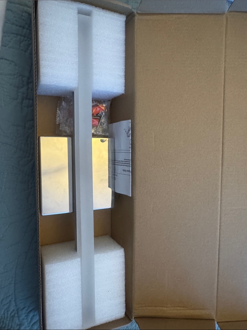 MODERN BATHROOM LIGHT FIXTURE